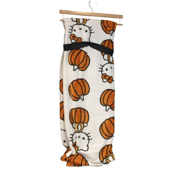 HELLO KITTY Fall Plush Throw 60" x 70" Cream Orange Black Pumpkins - Picture 2 of 4
